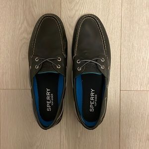 Sperry Top-Sider, size 10.5, like new condition (worn 3-5x), color navy